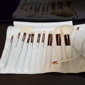 La Beaute Soi Makeup Brush Set